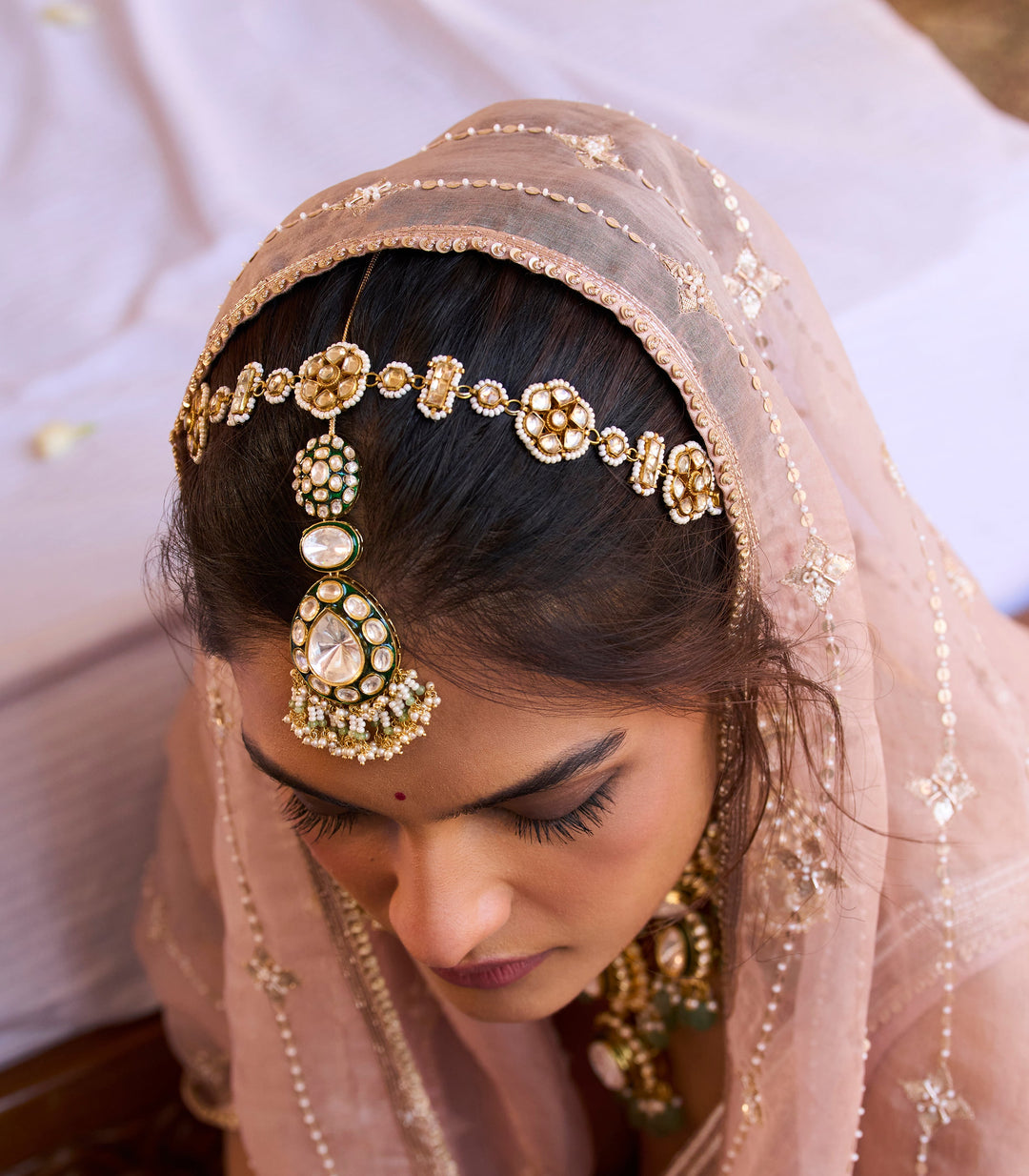 SONAM WHITE KUNDAN SHEESH PECH