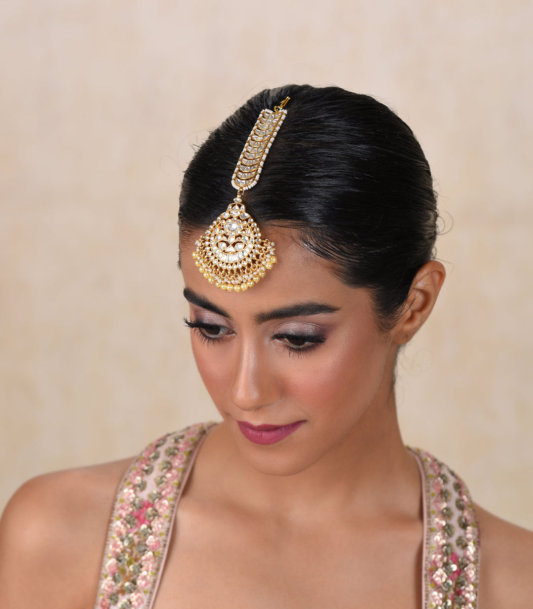 KAVERI WHITE KUNDAN TIKA