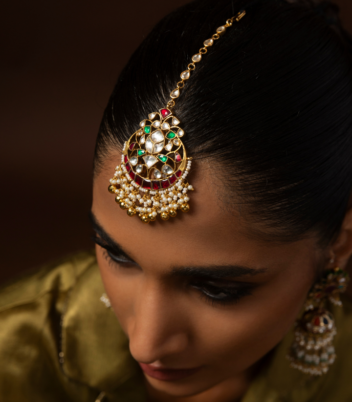 KAYRA RED & GREEN KUNDAN TIKA