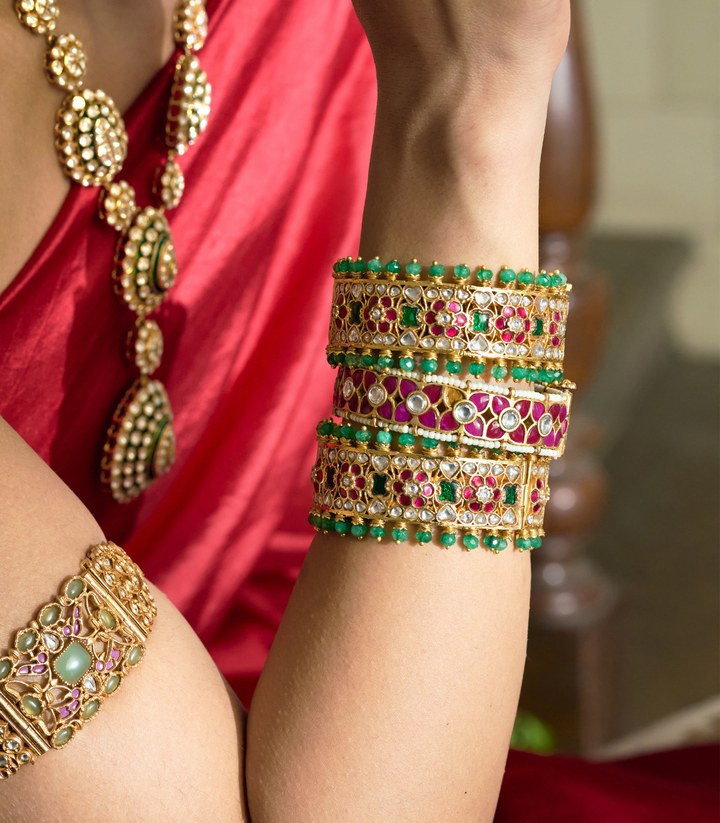 LAVEENA RED KUNDAN BANGLES
