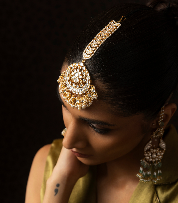 SHOBHA WHITE KUNDAN TIKKA