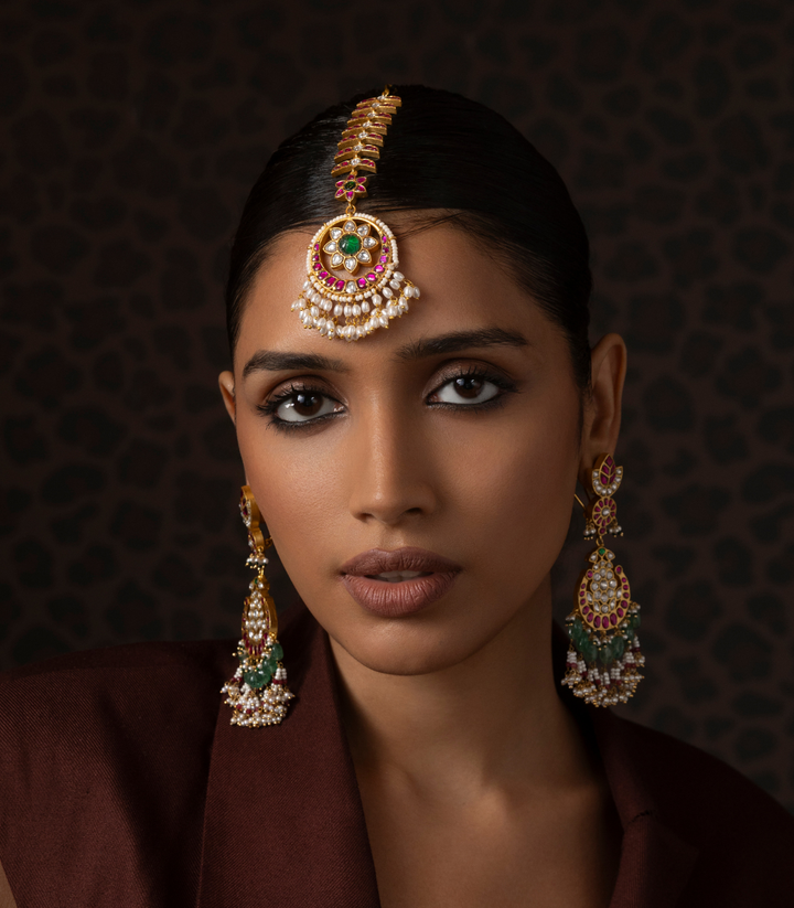 PRISHA RED & GREEN KUNDAN TIKA