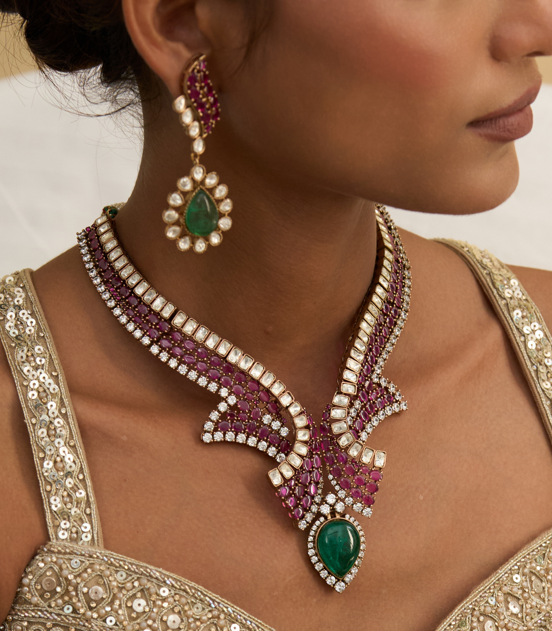 VANEEZA GREEN ZIRCON LONG NECKLACE