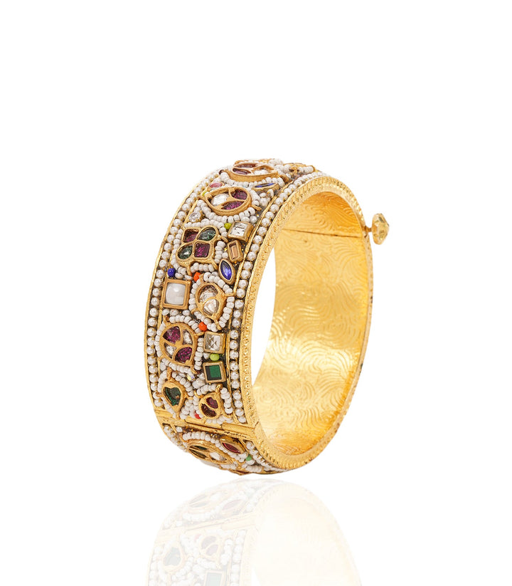 ISHANI NAVRATAN KUNDAN BANGLES