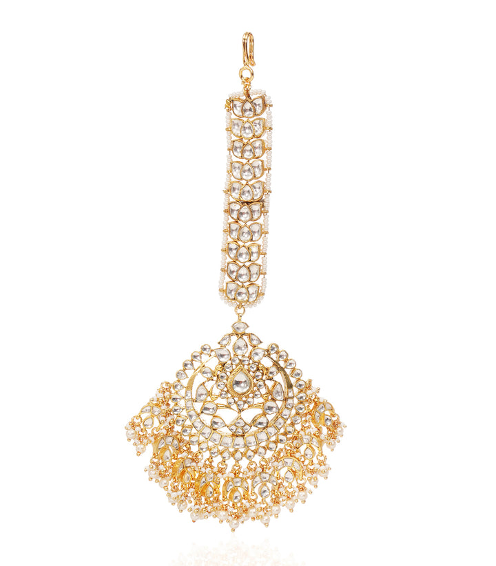 SAANVI WHITE KUNDAN TIKKA