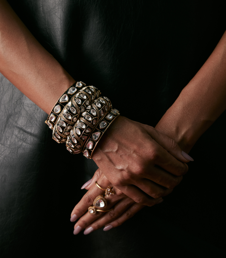 CHAITALI BLACK  POLKI BANGLES