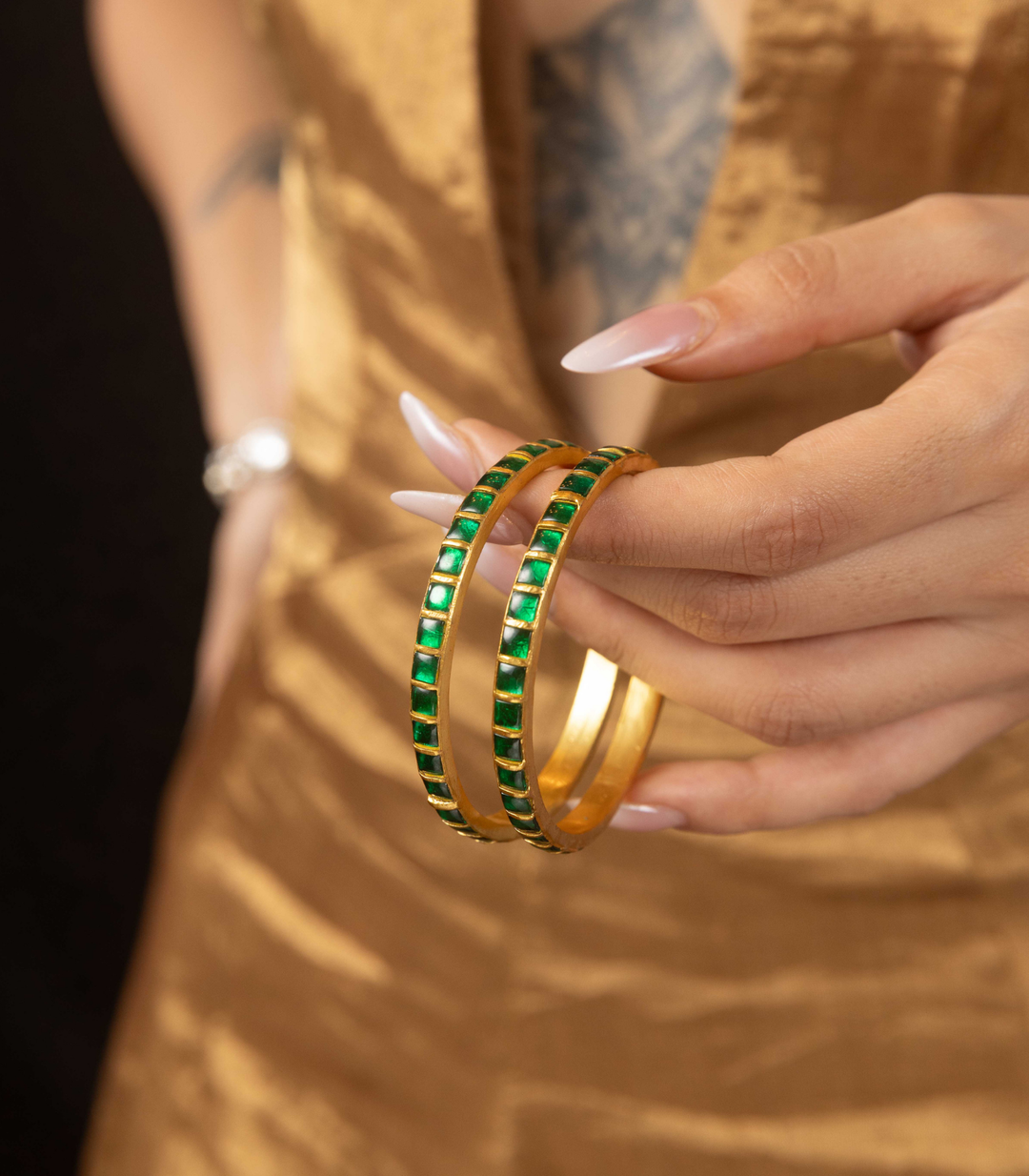 AHVI GREEN KUNDAN BANGLES