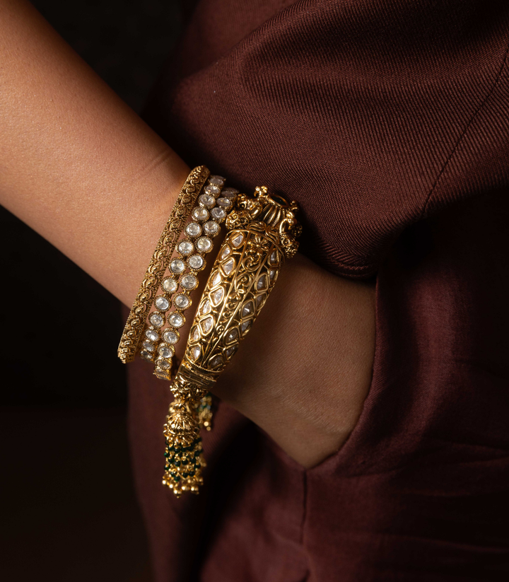 KRITI ANTIQUE FINISH POLKI BANGLES