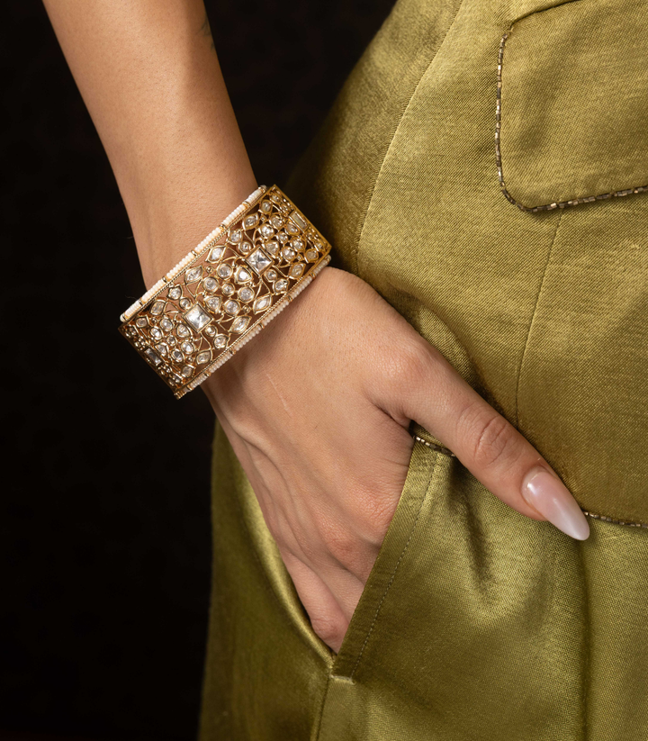 CHANDNI GOLD PLATED OPENABLE BANGLE