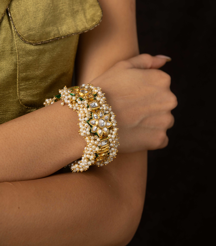 VISHNUPRIYA GOLD PLATED WHITE & GREEN KUNDAN BANGLE