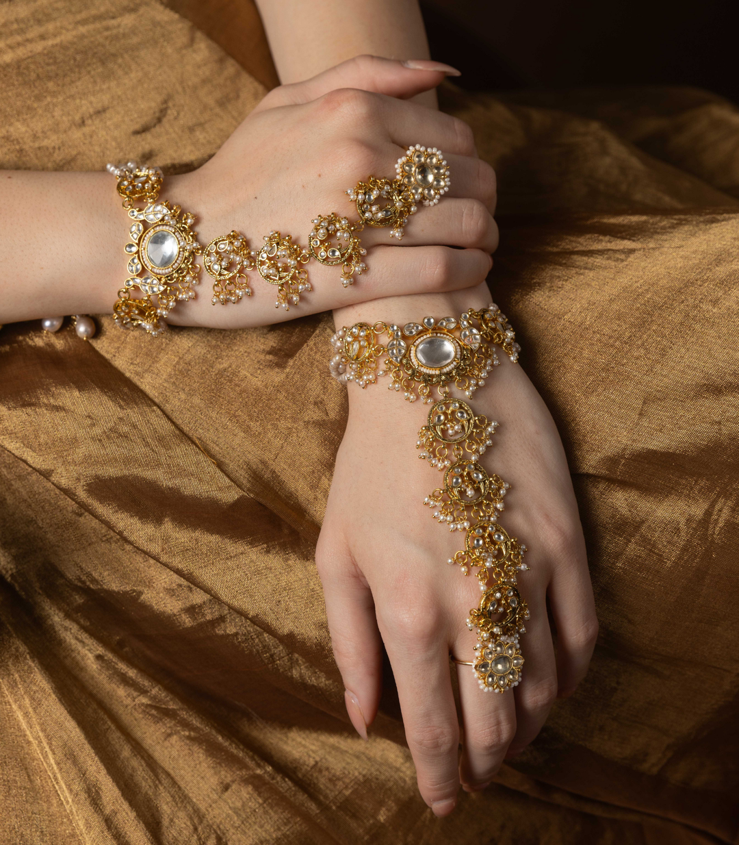 MENKA WHITE KUNDAN HATHPHOOLS