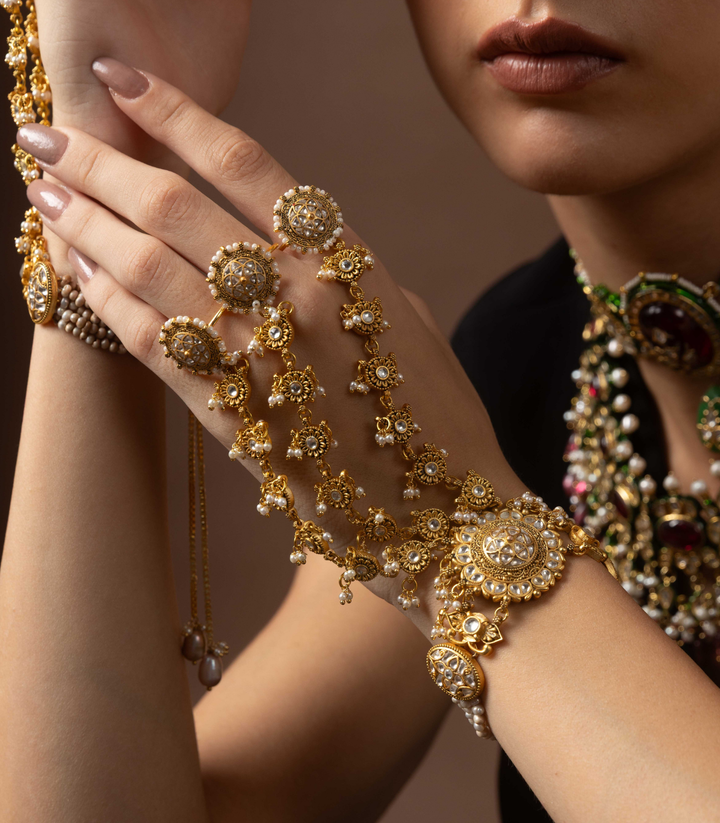 MOHANA WHITE KUNDAN HATHPHOOLS