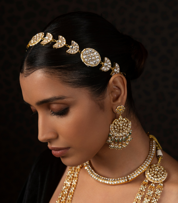 SUNITI WHITE KUNDAN SHEESH PECH