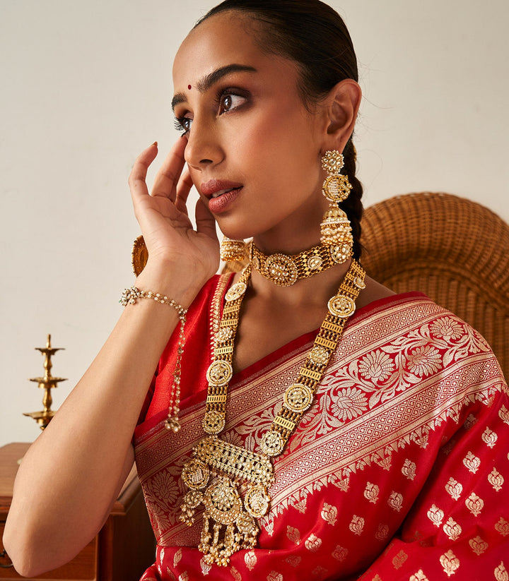 Kanika White & Gold Kundan Pendant Set