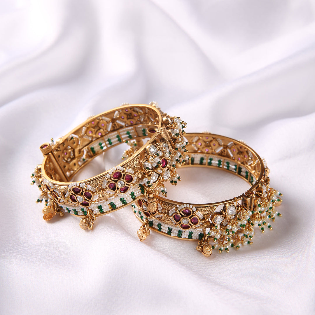 Bhavaprita Red & Green Bangles