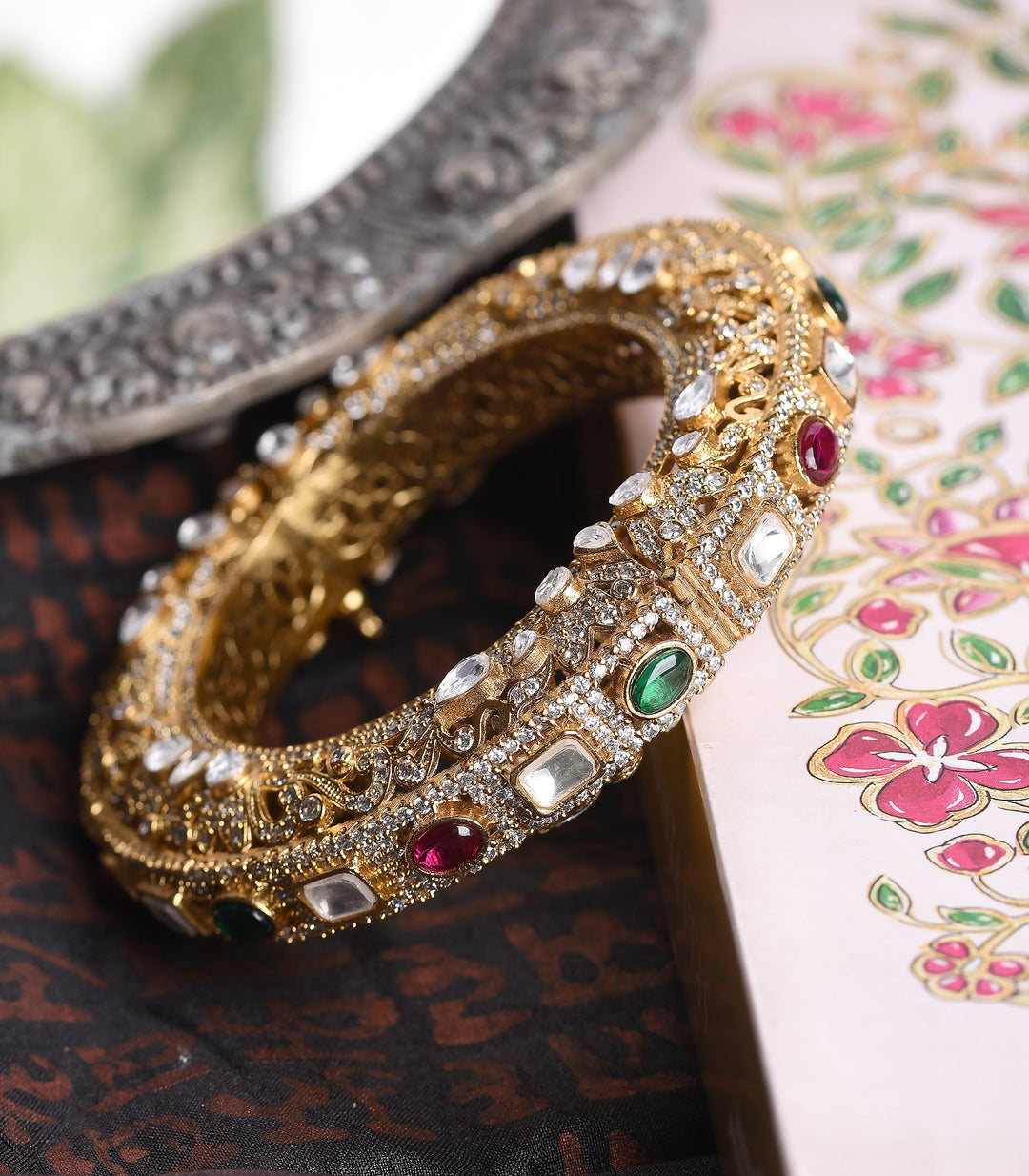 SADHIKA RED & GREEN POLKI BANGLE