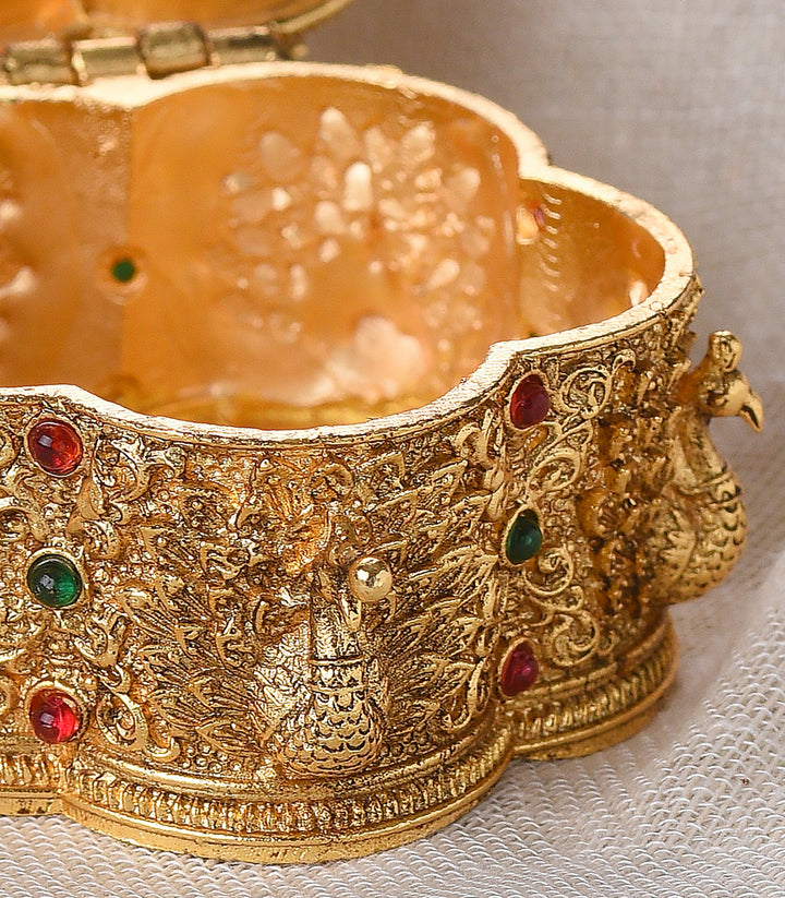 GOLD PLATED LORD LAKSHMI SINDOOR BOX