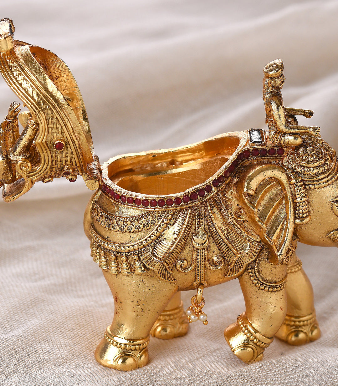 GOLD PLATED ELEPHANT SINDOOR BOX