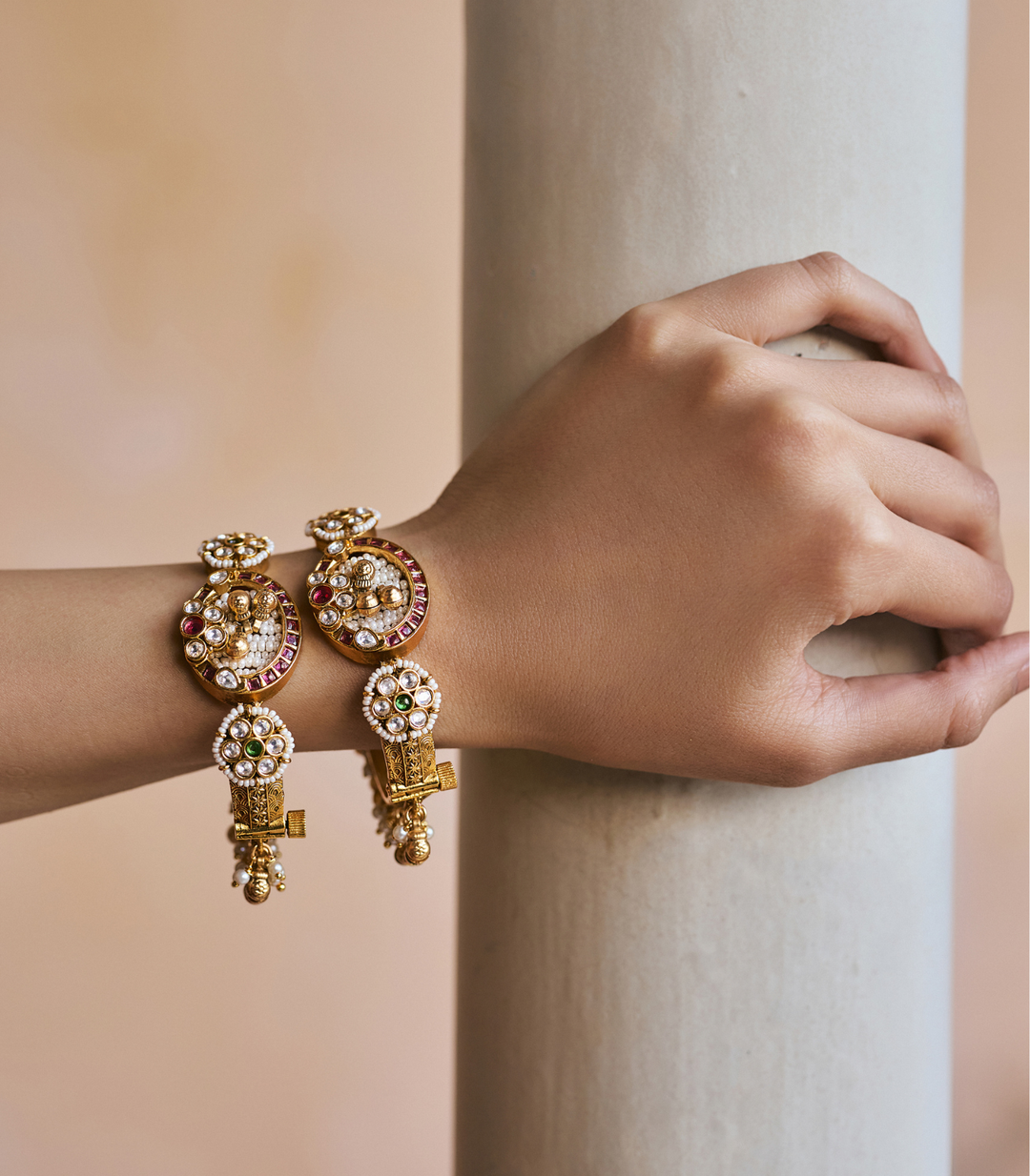 SAMIKA RED & GREEN KUNDAN BANGLES