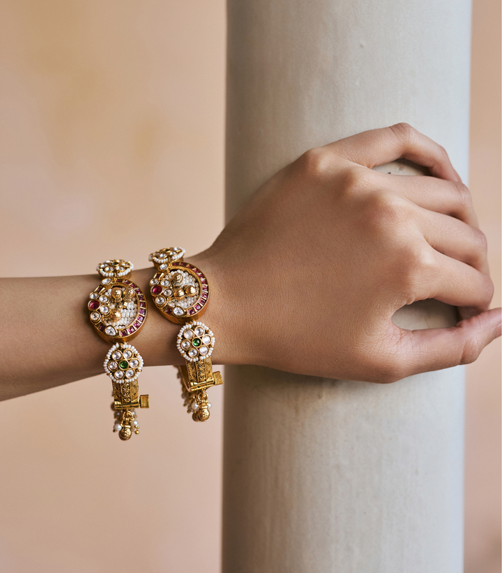 SAMIKA RED & GREEN KUNDAN BANGLES