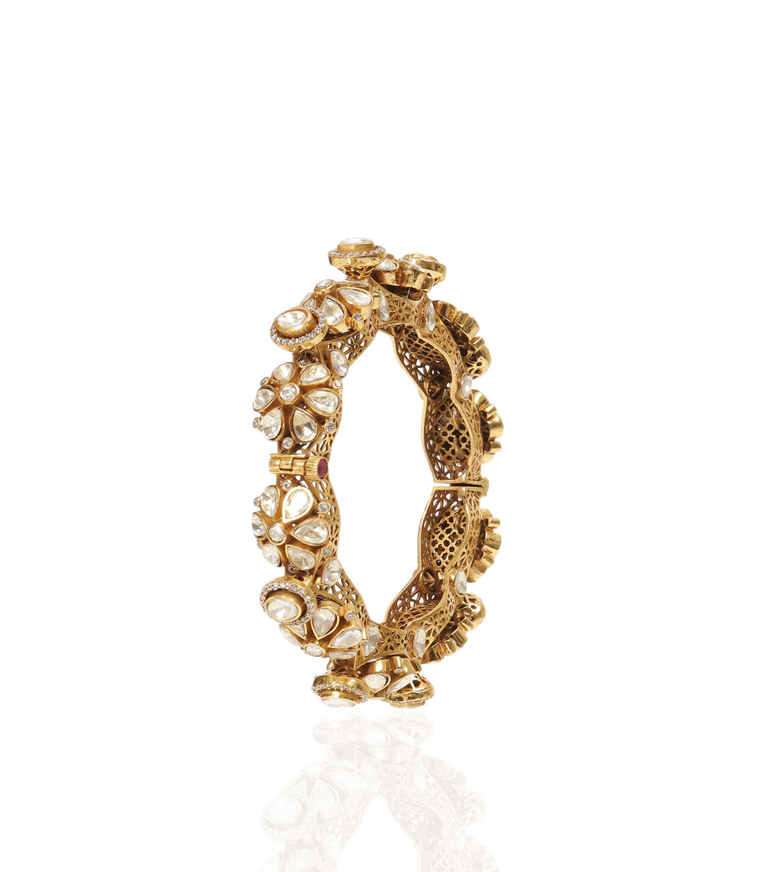 ESHNI GOLD PLATED MOISSANITE BANGLE