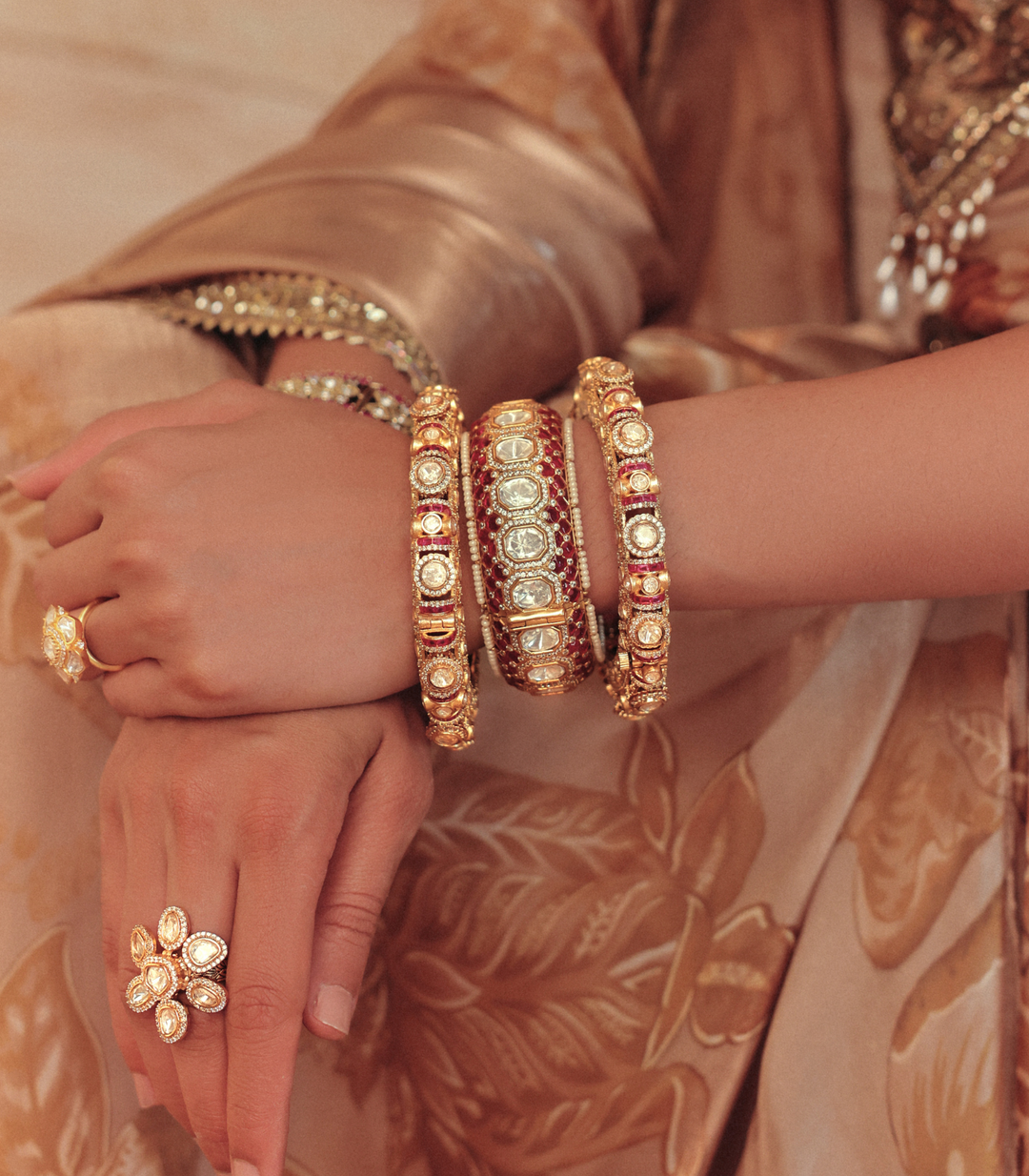AVLEEN RED POLKI BANGLE