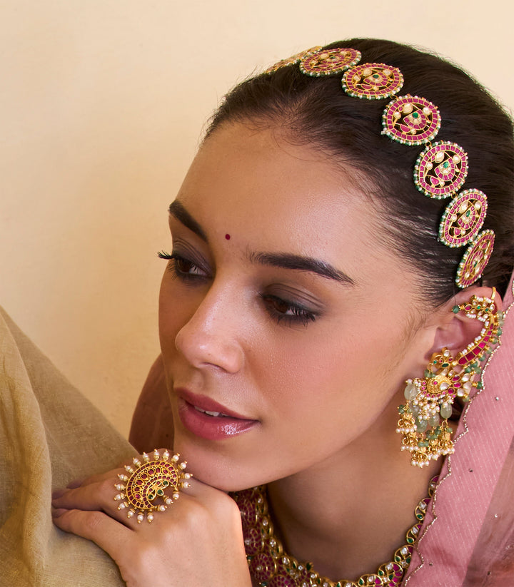 ISHIKA RED & GREEN  KUNDAN SHEESH PECH