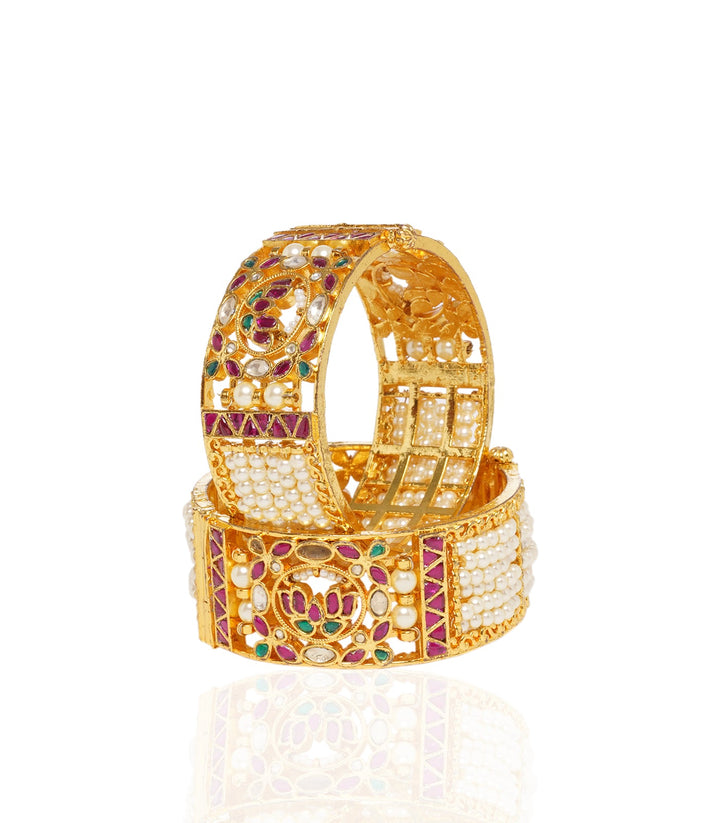 Chitrangada Red & Green  Kundan Bangles