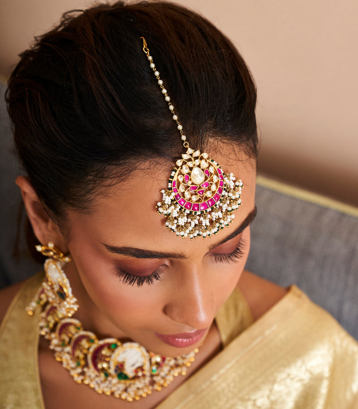 Tvarita Red Kundan Tika