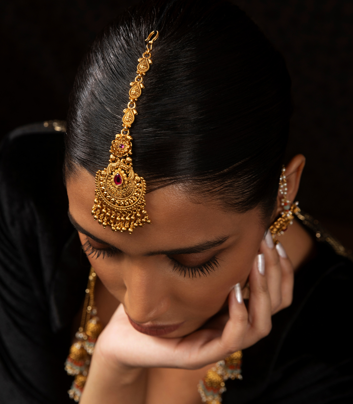 DEEPALI GOLD PLATED RED TIKA