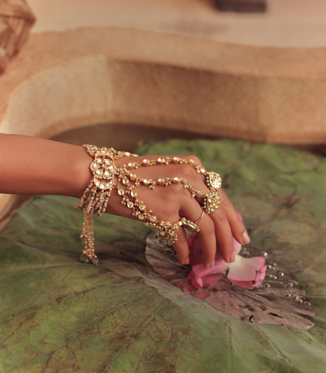 AVNI WHITE KUNDAN HATHPHOOLS