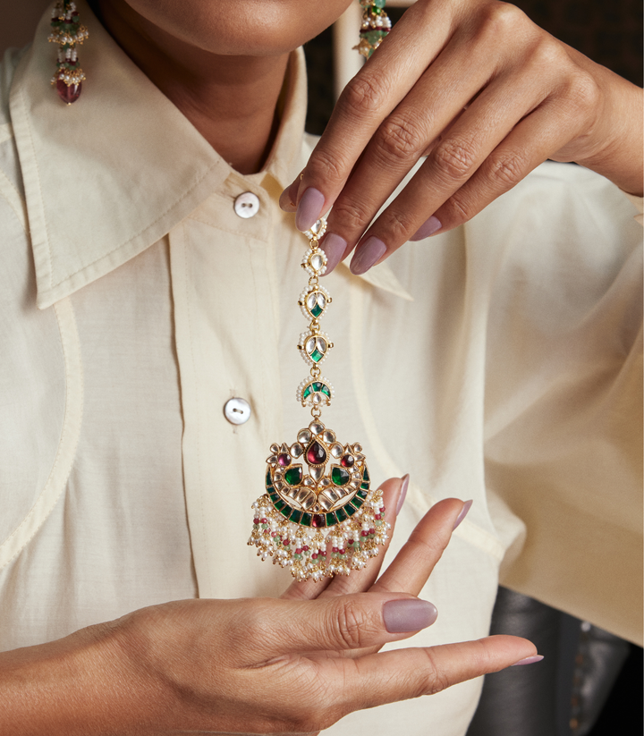 IQRA RED & GREEN KUNDAN TIKKA