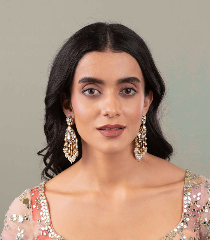 KAVERI ANTIQUE FINISH WHITE POLKI EARRING