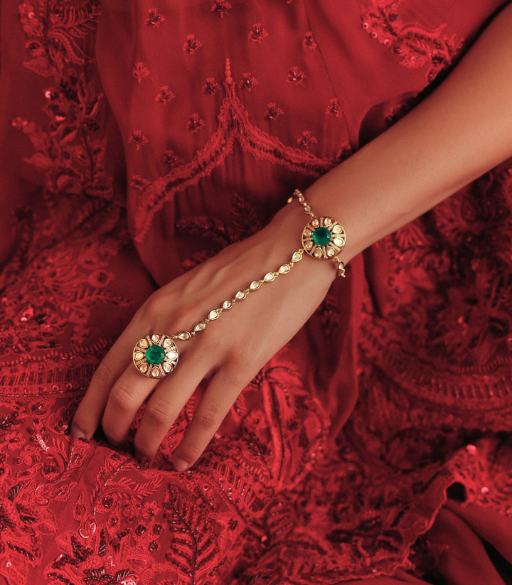 KYRA ANTIQUE FINISH GREEN POLKI HATHPHOOL