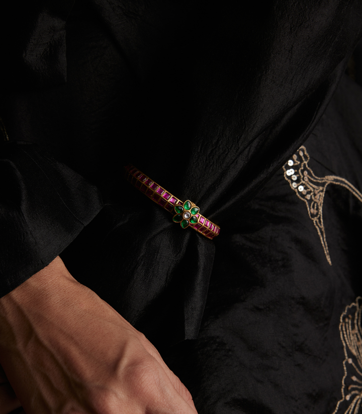 YASHI RED & GREEN  KUNDAN BANGLES