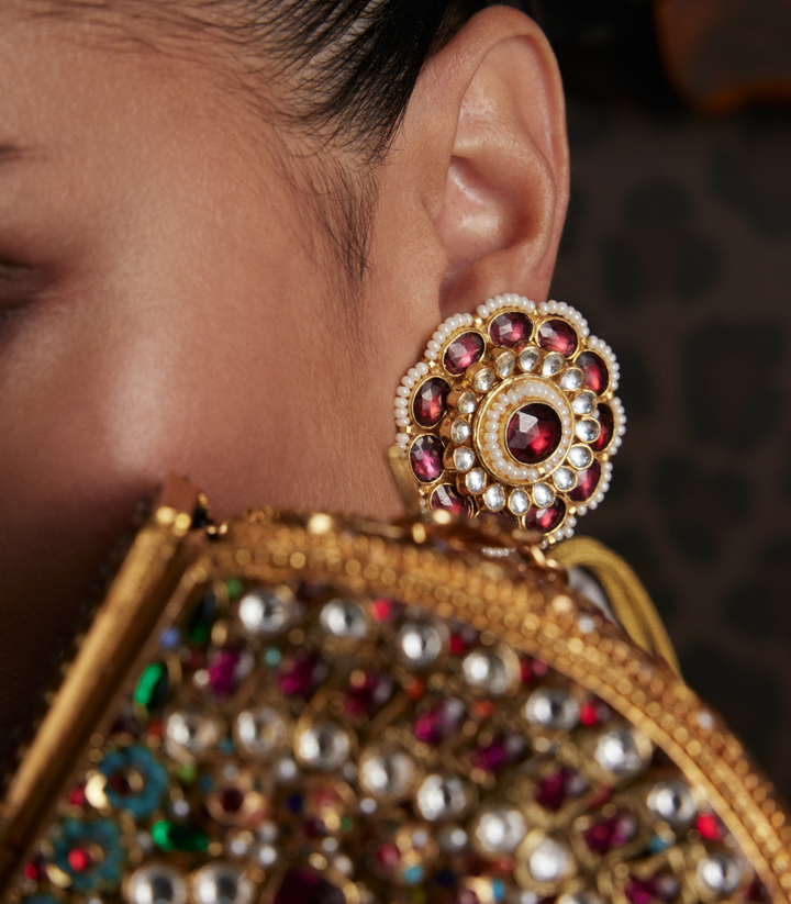 PARNAVI RODO LIGHT KUNDAN LONG NECKLACE