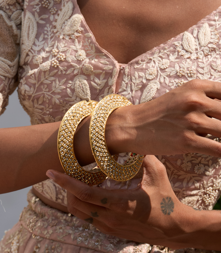 PARNIKA WHITE JADAU BANGLES