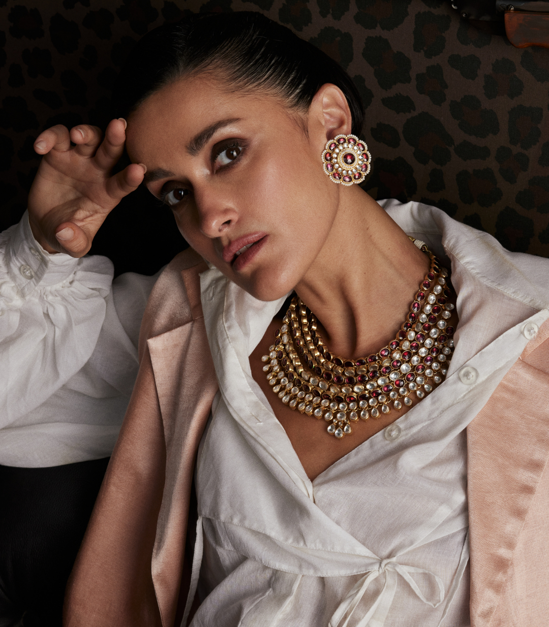 PARNAVI RODO LIGHT KUNDAN LONG NECKLACE