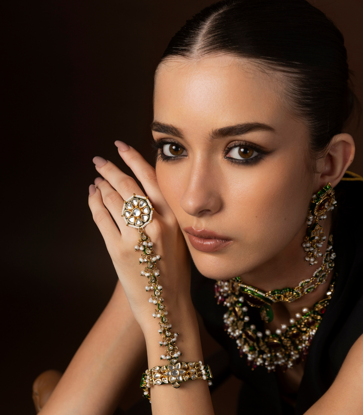 ESHNI GREEN KUNDAN HATHPHOOLS