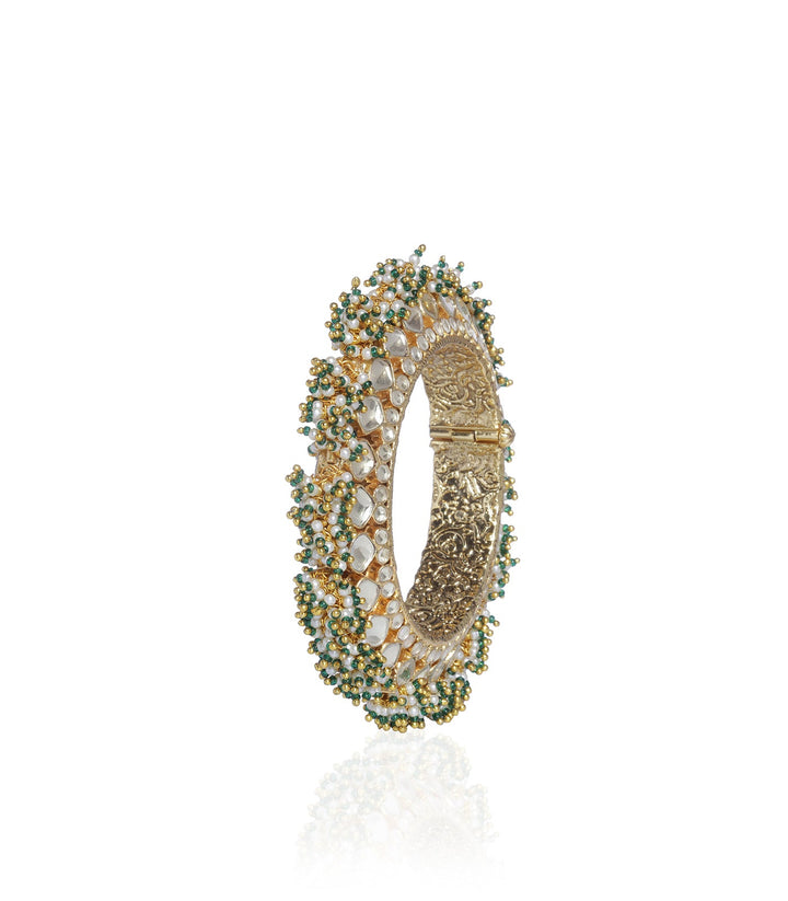 Aradhya Gajra Kundan Bangles