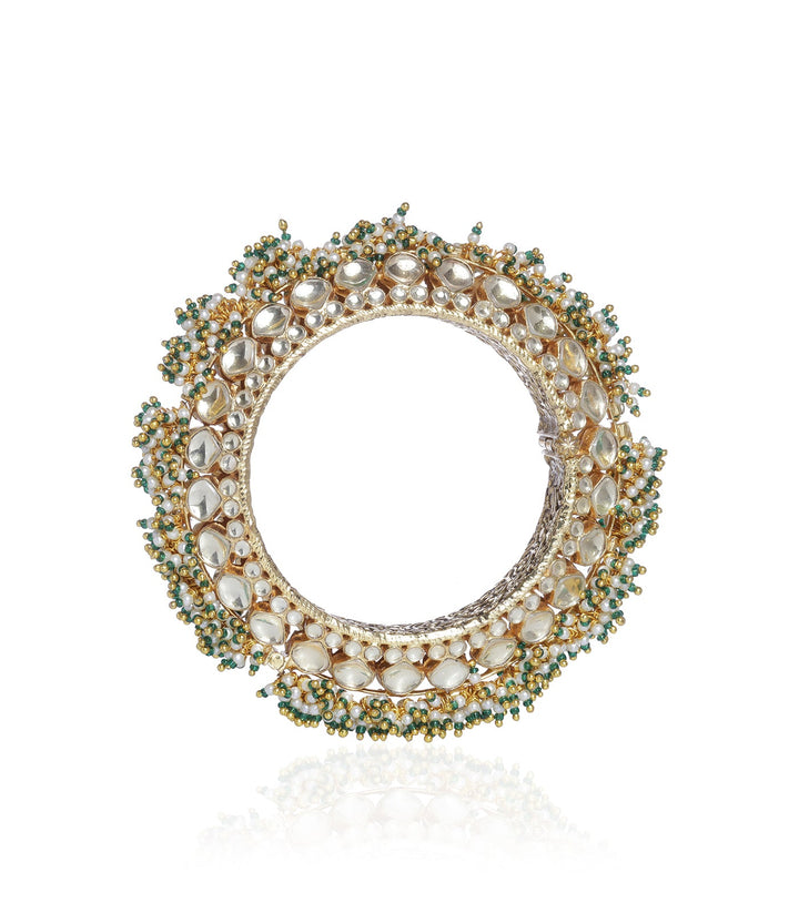 Aradhya Gajra Kundan Bangles