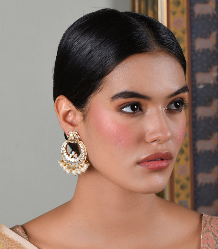 YASHVI MOTHER OF PEARLS CHOKER SET