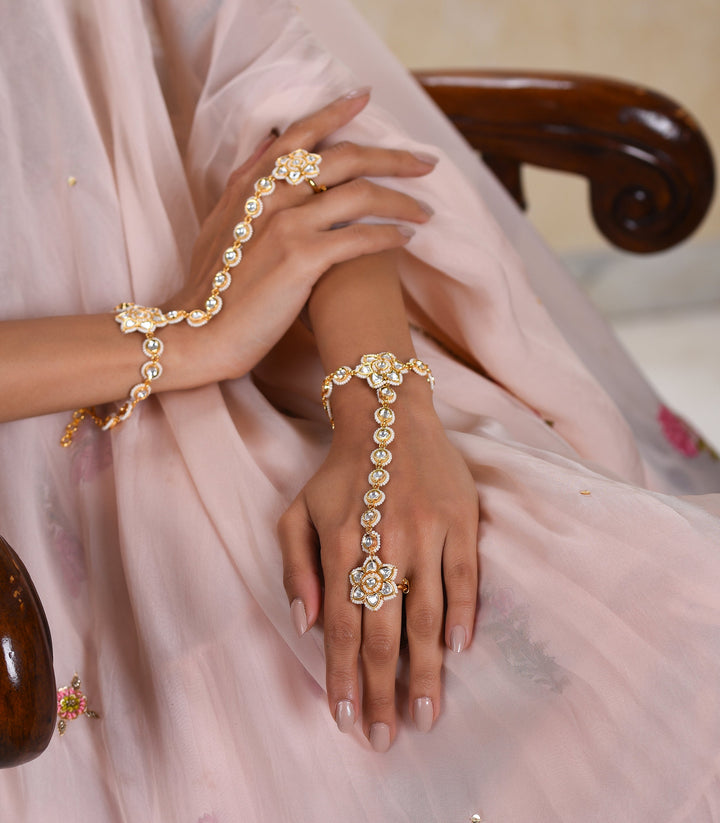 Tanishka White Kundan Hathphool