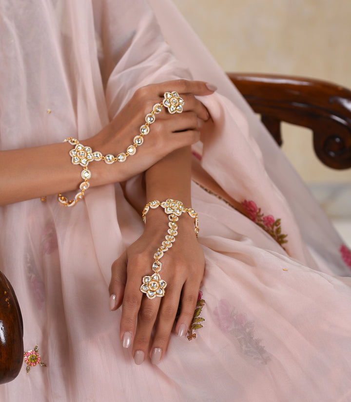 Tanishka White Kundan Hathphool