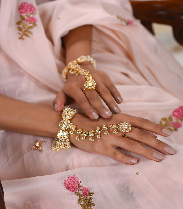 Chitrali White Kundan Hathphool