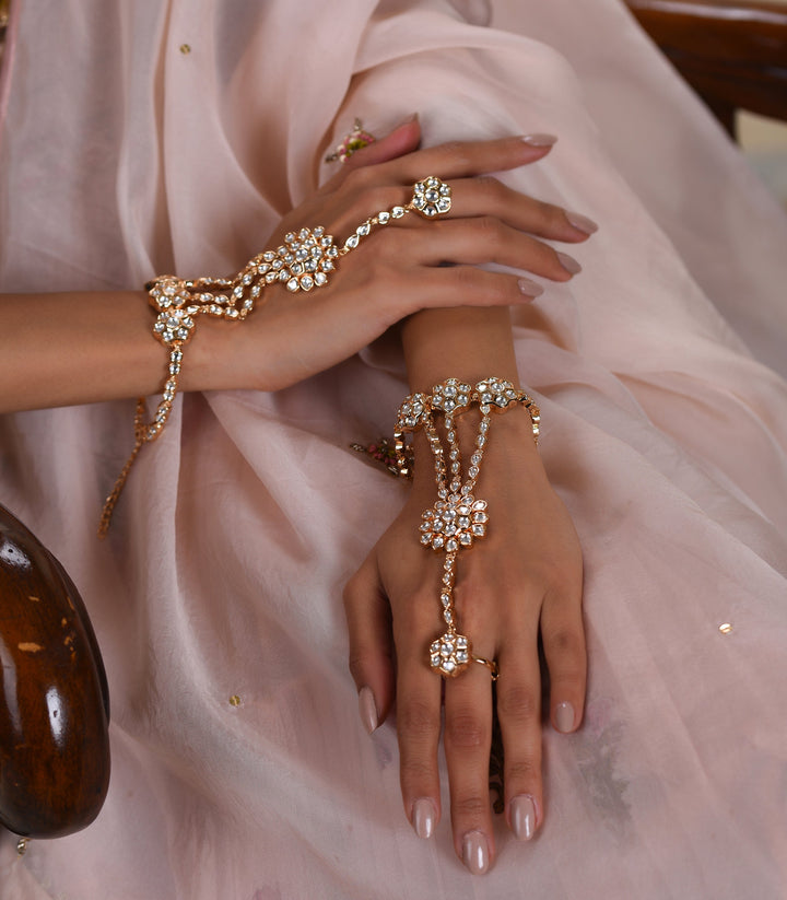 KUNDAN FLOWER LIGHT GOLD PLATED HATHPHOOL