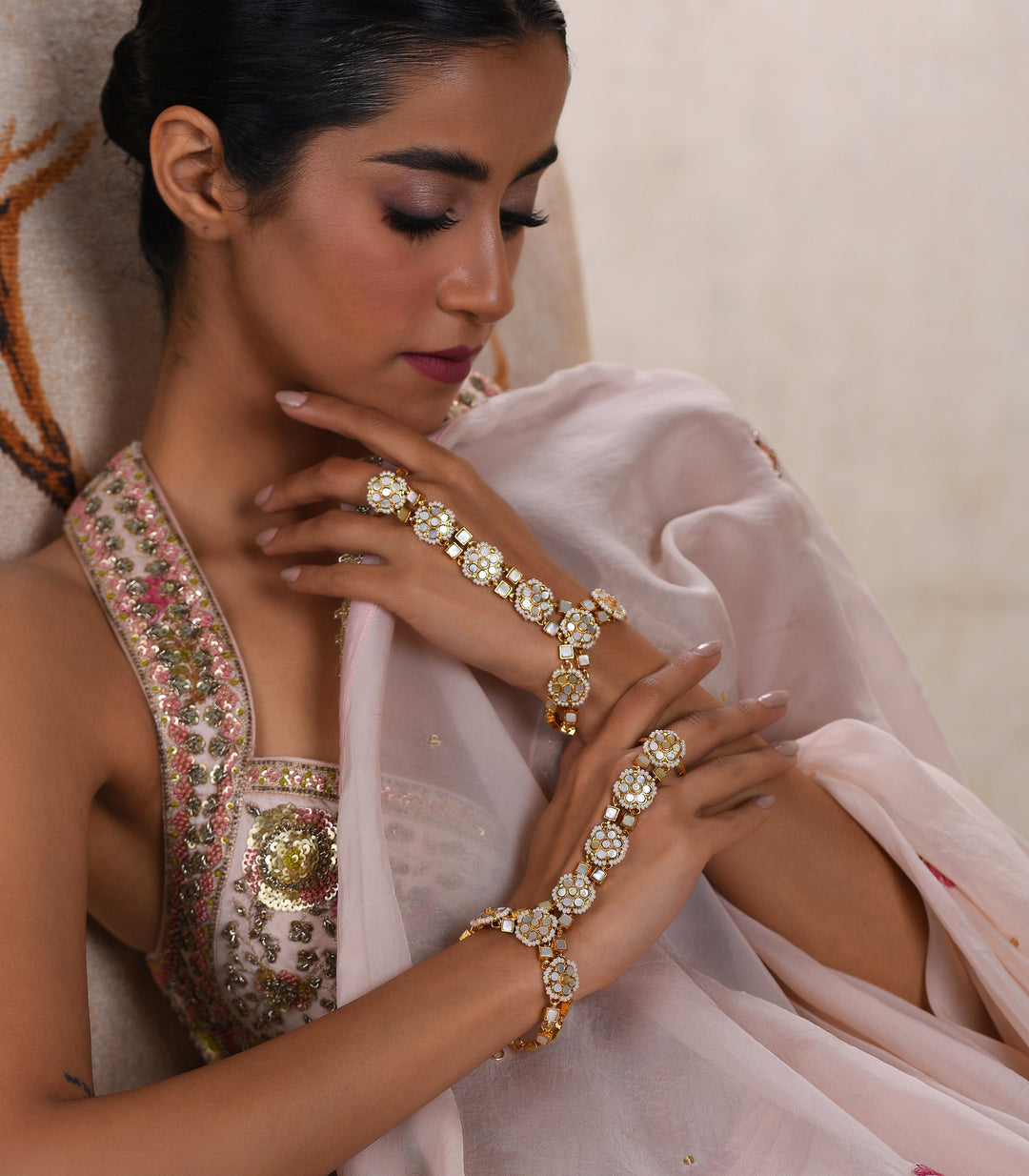 Anushree Mother Of Pearl Hathphool