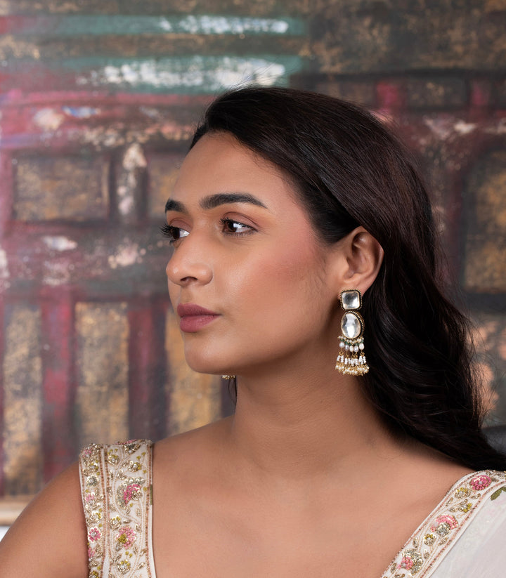 CHITRALI EARRING