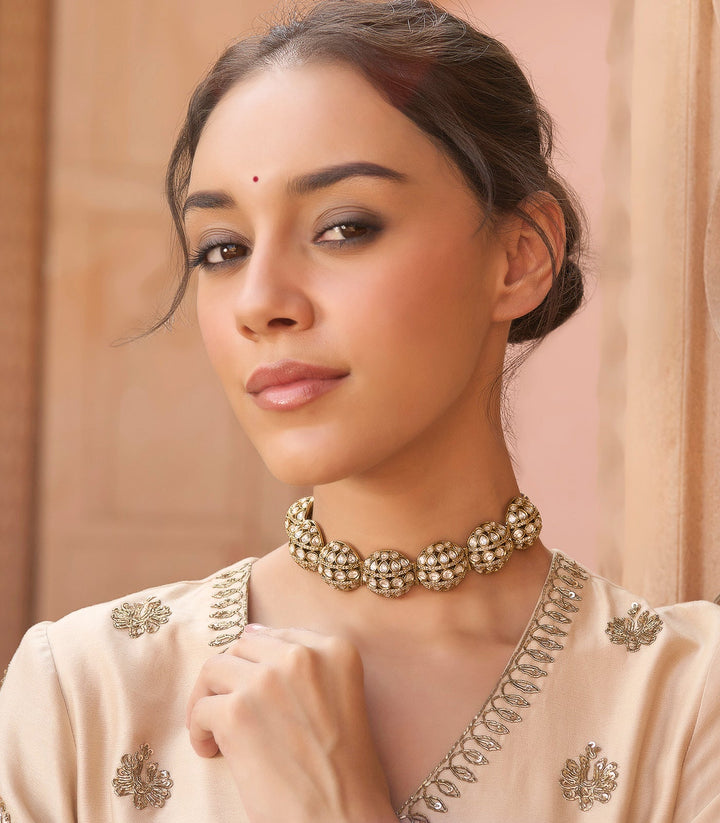 SONIYA WHITE KUNDAN NECKLACE SET