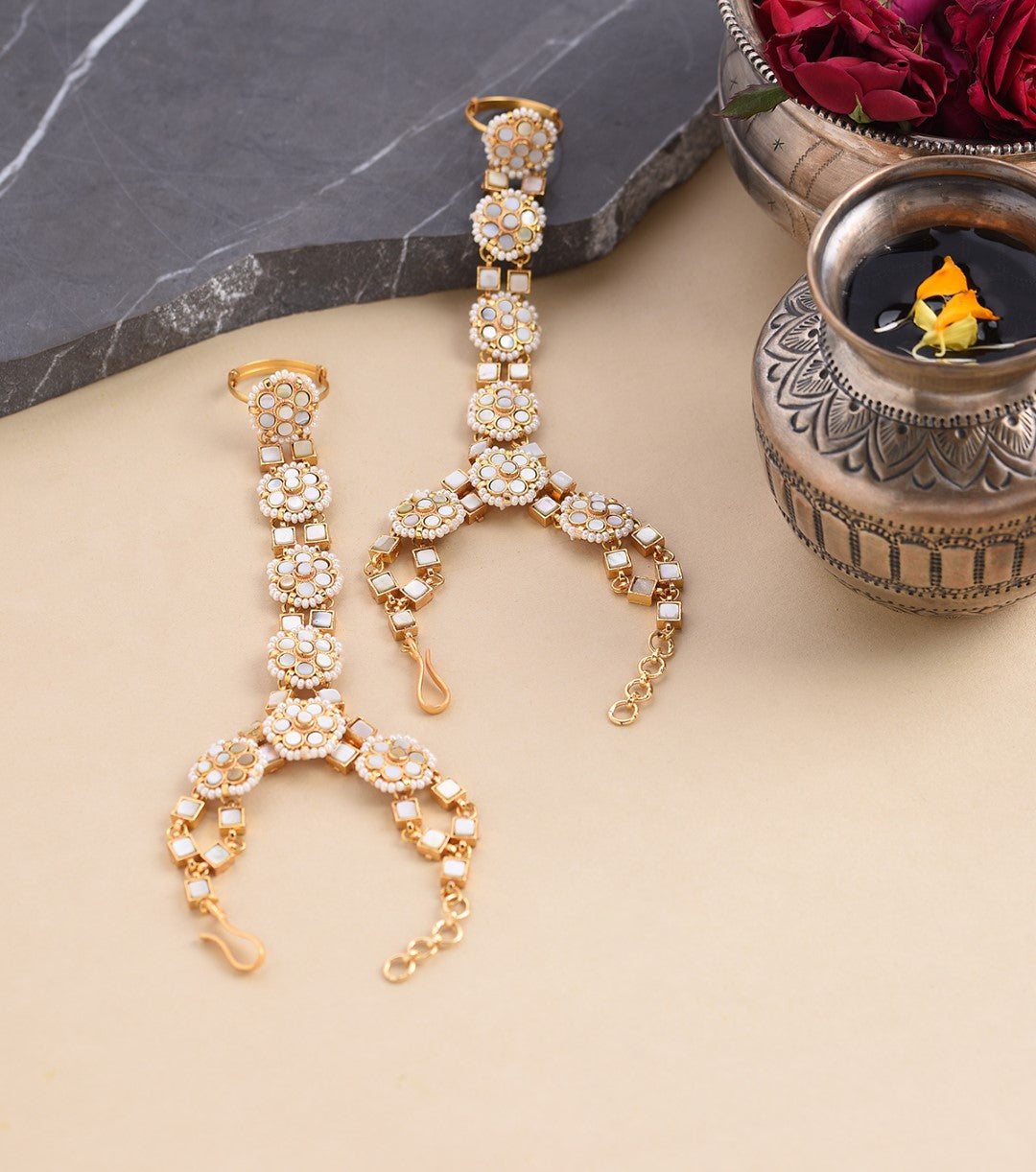 Anushree Mother Of Pearl Hathphool